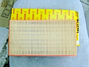 RENAULT CLIO AIR FILTER - Picture 1 of 1