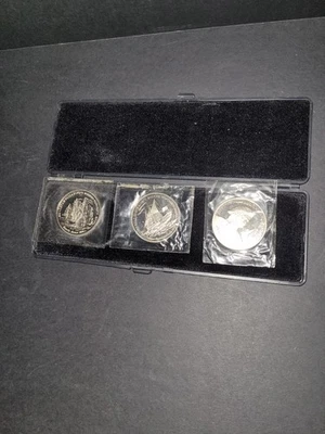 Silver Commemorative Russian Coins Celebrating 300 Years Of The Russian Navy - Image 1 of 4
