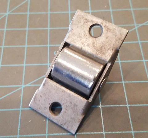 KNAPE-VOGT # 424 ANTIQUE TRUNK ROLLER CASTER MORTISE STEAMER CAMELBACK - gwH Cover
