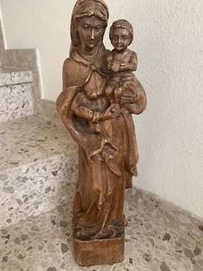 Alte Heiligenfigur, Madonna mit Kind  handgeschnitzte Holzfigur. - Bild 1 von 10