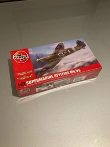 Airfix A02102 Supermarine Spitfire MK.Va scale model aeroplane kit mint - Picture 1 of 4