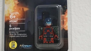 LEGO SDCC COMIC CON 2016 EXCLUSIVE ATOM MINIFIGURE DC SUPER HEROES NEW - Picture 1 of 5