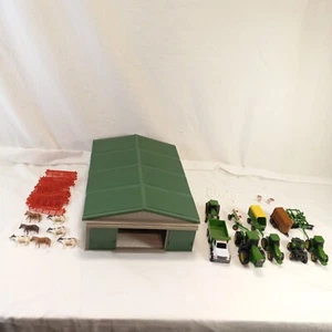 1/64 Ertl Machine Shed Set with Vehicles Tractors Animals Acessories & Fence Lot - Picture 1 of 12