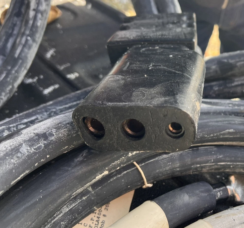 ANDERSON 28V 直流地面电源单元输出电缆组件(20 英尺长)军用 — 第 1/4 张图片