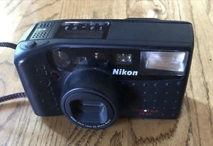 Nikon Zoom Touch 600  Point and Shoot 35mm camera - Picture 1 of 4