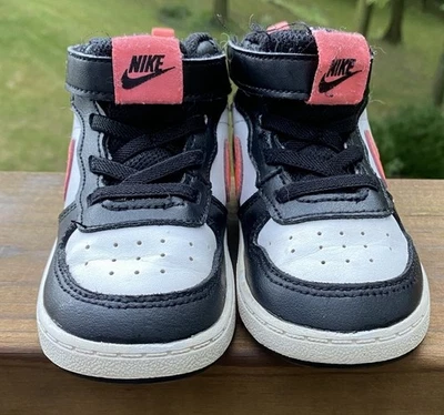 Zapatos Nike High Top Niño Pequeño Talla 8C Rosa Blanco Negro - LEER Foto 1 de 4