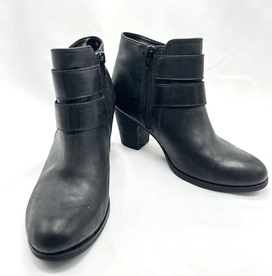 Botines Clarks de cuero negro con tacón 8 doble hebilla plateada Foto 1 de 4