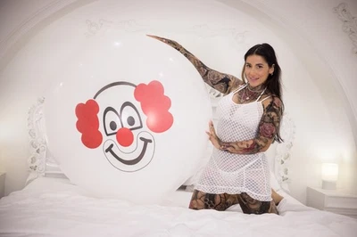 1 x Cattex 35" Giant Balloon CLOWN FACE *GIANT BALLOON* - Image 1 of 2