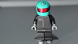 LEGO Speed Champions F1 Driver Minifigure - Picture 1 of 4