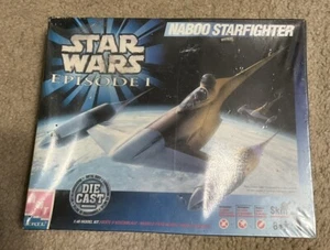 Naboo Starfighter Star Wars Episode 1 AMT Ertl Die Cast 1:48 Model Kit - Picture 1 of 4