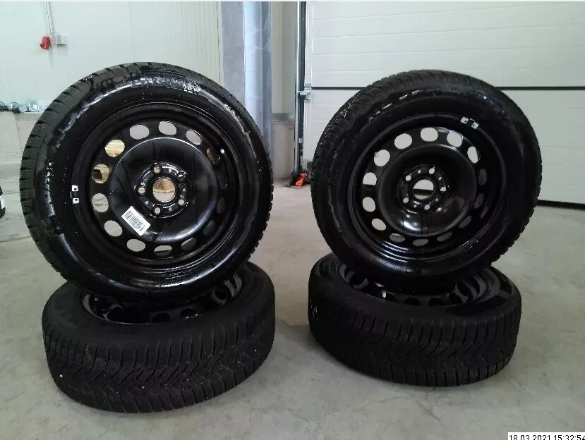 Winterradsatz Winterräder M+S org. VW Golf VIII/8 Leon 205/55R16 91H Nexen 6mm - Bild 1 von 1