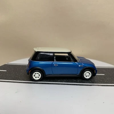 Johnny Lightning Classic Car Collection 2004 Mini Cooper S Blue w/White Roof NM - Image 1 of 4