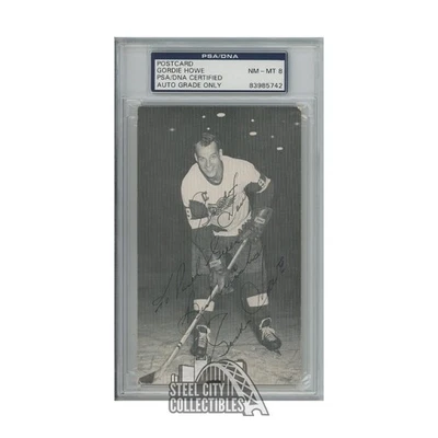 Gordie Howe Autographed Detroit Red Wings Postcard - PSA/DNA 8 NM-MT - Image 1 of 2