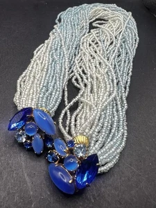 Vintage ATQ Glas Micro kleine Perlen blau weiß mehrere Strang Strass Halskette  - Bild 1 von 21