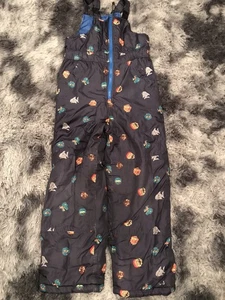 Kinder Overall Schneehose Größe 8 verstellbare Träger Sketchers Monster Dinosaurier C2 - Bild 1 von 8