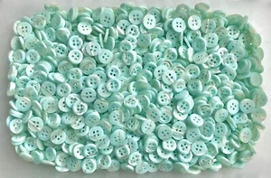 Small 11mm 18L Pale Pastel Mint Green Swirl Pearlescent 4 Hole Buttons (XM2A) - Picture 1 of 1