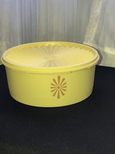 Vintage Tupperware Yellow Servalier 8 Cup Canister #1204-3 With Seal Lid #1205-1 - Picture 1 of 13
