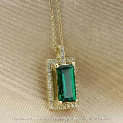Colgante halo esmeralda verde corte esmeralda de 3,20 quilates acabado oro amarillo de 14 quilates cadena de 18" Foto 1 de 3