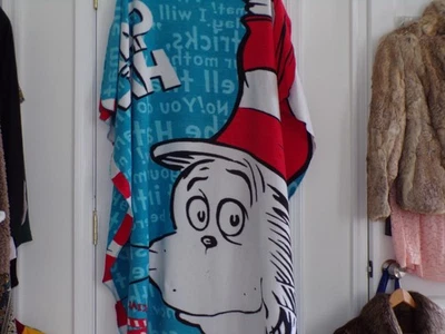 KIDS "DR. SEUSS' THE CAT IN THE HAT" BLANKET 52" WIDE BY 52" TALL - Image 1 of 3