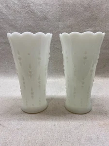 2 Milk Glass Vases 7.25" Anchor Hocking Hobnob/ Teardrop Scalloped Rim Vintage - Picture 1 of 3