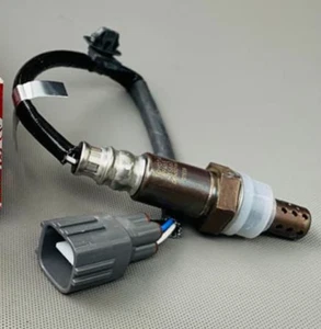 Genuine Toyota Oxygen Sensor Land Cruiser 89465-35660 - Picture 1 of 1