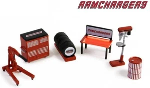 Set attrezzi - Carrozzeria auto - Caricabatterie - - Greenlight 1:64 - Foto 1 di 6