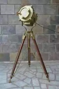 HOLLYWOOD STUDIO VINTAGE FLOOR LAMP SEARCHLIGHT SPOT LIGHT WITH TRIPOD STAND - Picture 1 of 7