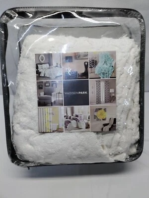 Madison Park Sabrina 3 Piece Tufted Cotton Chenille Duvet Cover Set King/Cal Kin - Image 1 of 4