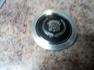 (1) Cadillac Deville Fleetwood 25558415 OEM Center Cap OEM - Image 1 of 4