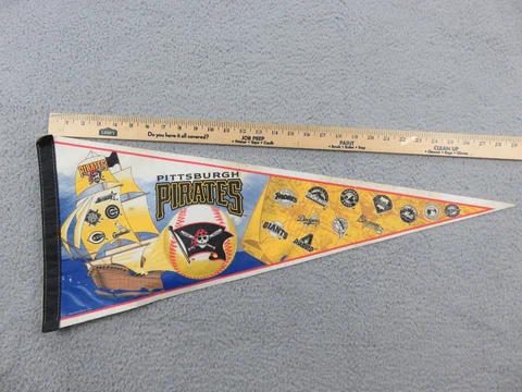 Pittsburgh Pirates Pennant Felt Wincraft USA Baseball  12"x30" Cover
