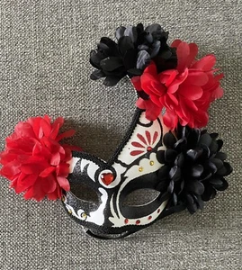NWT! Day of the Dead Mask Dia De Los Muertos Red Black Flowers Mardi Gras Mask - Picture 1 of 6