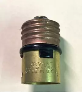 Edison SCREW IN ADAPTER to 2-HOLE BAYONET SOCKET BASE USA 660W 250V NEW 10763 - Picture 1 of 8