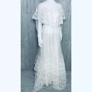 Vintage 1950s lace high neck wedding dress cottage core / boho ruffle tiered lac - Picture 1 of 10
