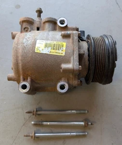 2003-2005 Ford CROWN VICTORIA AC Compressor - Picture 1 of 5