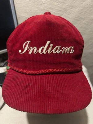 Gorra Indiana roja guión pana vintage Foto 1 de 4
