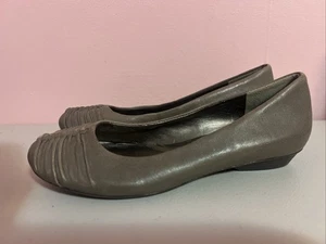 Naturalizer N5 Shoes Mitzy Gray Leather Slip On Textured Low Heel Size 4 - Picture 1 of 6