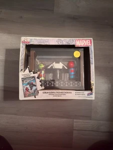 2017 Convention Exclusive Pin Mates Goblin Glider Spiderman Diorama. H8 - Picture 1 of 6