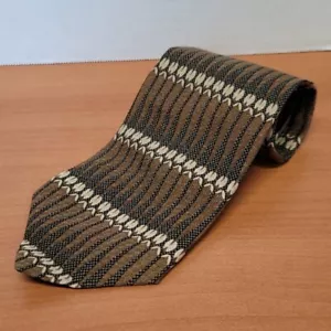 GUESS BROWN GEOMETRIC SILK MENS NECKTIE TIE 55" X 4" - Picture 1 of 3
