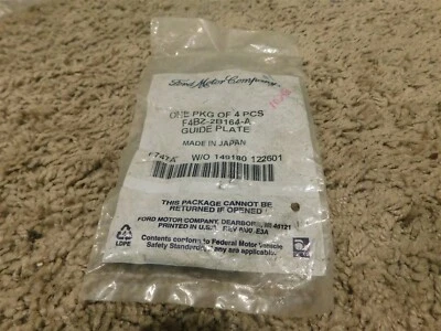 NOS 1994 1995 1996 1997 FORD ASPIRE FRENO ANTI SONAJERO CLIPS PLACAS GUÍA 4X Foto 1 de 3