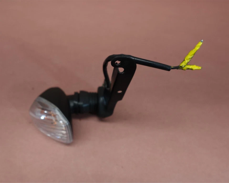 2004-2009 年雅马哈 FZ6-S FZ6S FZ6 FZ600 右前转信号闪烁 — 第 1/4 张图片