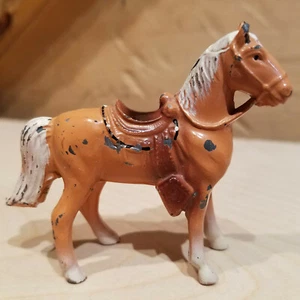 Druckguss Pferdesattel Metallfigur bemalt Western 2 3/8" groß - Swanky Barn - Bild 1 von 12