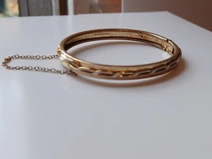 Whiting and Davis Gold Tone Hinged Bangle Bracelet W/ Safety Chain/Raised Design - Picture 1 of 5