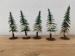 5 Vintage Kunststoff Immergrüne Bäume Hergestellt in Hongkong 5 3/8" - Bild 1 von 6