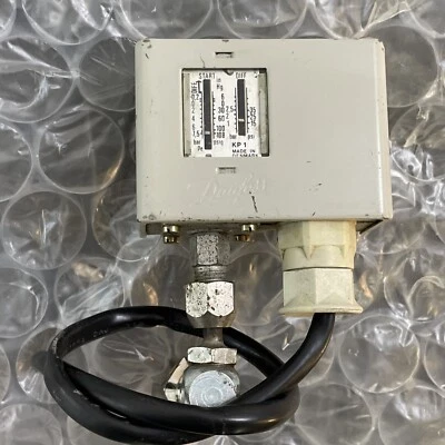 DANFOSS Model KP-1 / 060-2001 Pressure Switch MADE IN DENMARK - Image 1 of 4