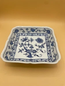 (319) HUTCHENREUTHER BLUE ONION 9" SQUARE VEGETABLE DISH - Picture 1 of 7