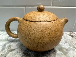 Teiera cinese in ceramica Yixing Zisha, argilla Zhusha maculata, colore cinabro, PO-LN - Foto 1 di 11