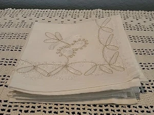 Weiß und Gold Baumwolle Servietten Handarbeit 13" x 13" im 6er Set Urlaub Servietten  - Bild 1 von 23