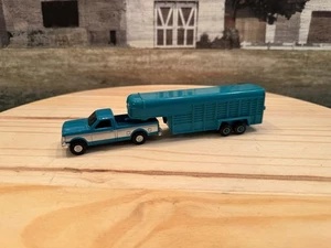 1/64 Scale Used Ertl Teal Green & Silver Ford Pickup & Livestock Trailer - Picture 1 of 4