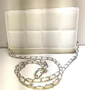 White small square bag with one shoulder and cross body - Picture 1 of 6