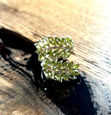 Traumhafter Peridot-Ring Blätter hellgrün 925 Silber mit 26 Peridot Edelsteinen - Bild 1 von 4